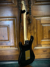 Load image into Gallery viewer, 2007 HSS Fender American Deluxe Stratocaster with Rosewood Fretboard Montego Black