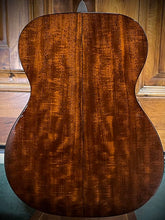 Load image into Gallery viewer, Martin Custom Shop (OM-28 Body Size) Ambertone Finish Sitka Top/ Flame Mahogany Back and Sides