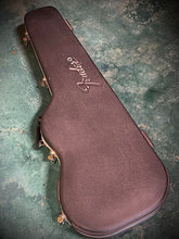 Load image into Gallery viewer, 2007 HSS Fender American Deluxe Stratocaster with Rosewood Fretboard Montego Black