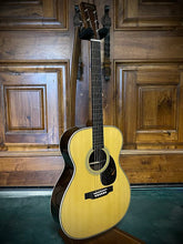 Load image into Gallery viewer, 2023 Martin Standard Series OM-28 Sitka/ EIRW