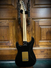 Load image into Gallery viewer, 2007 HSS Fender American Deluxe Stratocaster with Rosewood Fretboard Montego Black