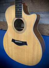 Load image into Gallery viewer, 2005 Taylor 414ce Sitka Top- Satin Ovangkol Back and Sides