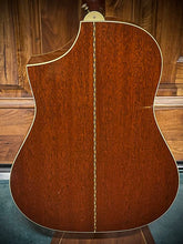 Load image into Gallery viewer, Bourgeois MS Custom (Martin Simpson) 2003 - Sun Burst - LR Baggs Equipped