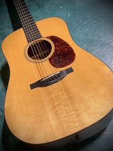 Load image into Gallery viewer, Bourgeois D Country Boy 2013 Adirondack/ Mahogany