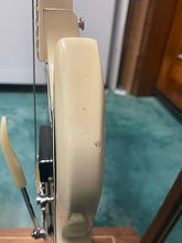 Load image into Gallery viewer, Gibson SG Junior "Large Guard" with Vibrola 1967 Polaris White
