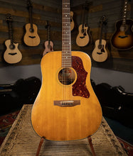 Load image into Gallery viewer, Gibson J-50 Deluxe 1973-1975 (VIDEO DEMO) OHSC