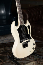 Load image into Gallery viewer, Gibson SG Junior "Large Guard" with Vibrola 1967 Polaris White