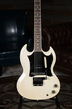 Load image into Gallery viewer, Gibson SG Junior "Large Guard" with Vibrola 1967 Polaris White