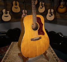Load image into Gallery viewer, Gibson J-50 Deluxe 1973-1975 (VIDEO DEMO) OHSC