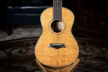 Load image into Gallery viewer, 2005 Koa Works Tenor Ukulele Spruce & Hawaiian Koa Natural (Video Demo)