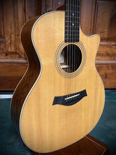 Load image into Gallery viewer, 2005 Taylor 414ce Sitka Top- Satin Ovangkol Back and Sides