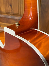 Load image into Gallery viewer, Mark Campellone Standard Series Custom 17" 2002 - Amber Burst