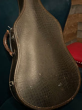 Load image into Gallery viewer, Martin R-18T Tenor 1934 (RARE)(VIDEO DEMO)