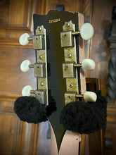 Load image into Gallery viewer, Rock N Roll Relics Thunders DC 2022 - Shell Pink (Medium Aged)