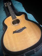 Load image into Gallery viewer, 2005 Taylor 414ce Sitka Top- Satin Ovangkol Back and Sides