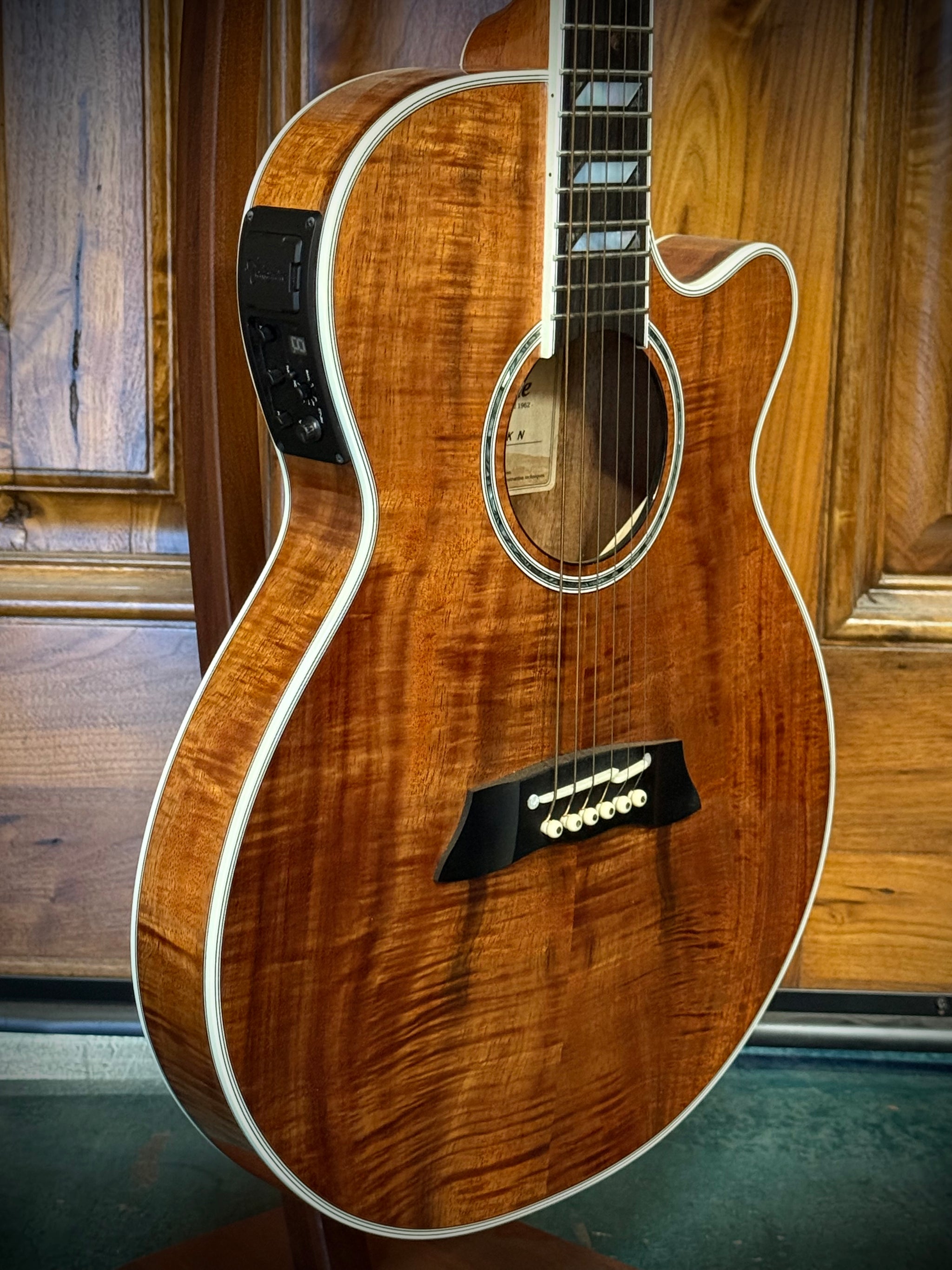 Takamine TSP178ACK N 2019 -Flame Koa/ Thinline/ Arched Top/ W Pickup