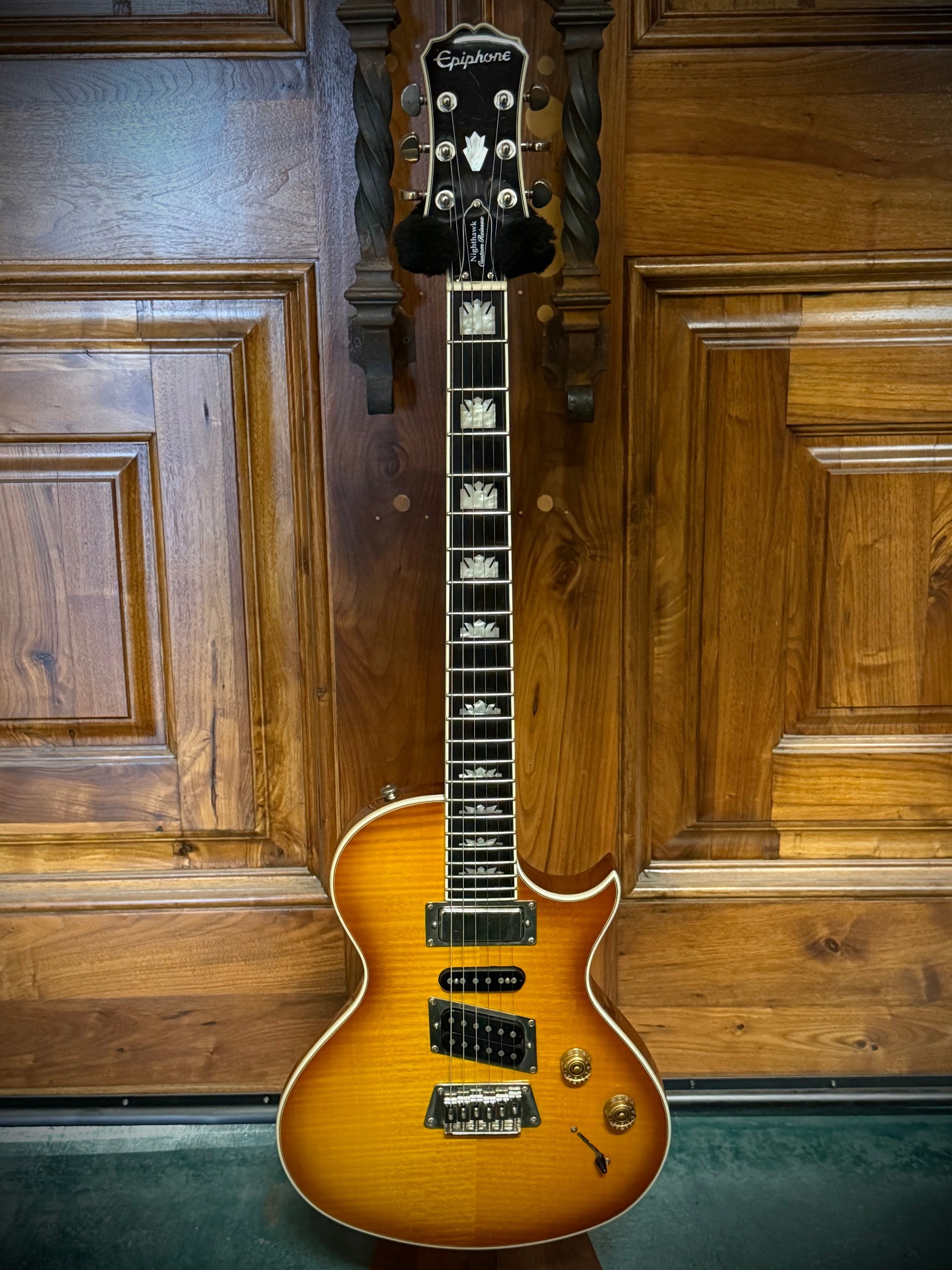 (値下げ) Epiphone Nighthawk Custom Rissue 付 Epiphone Nighthawk Custom Reissue - Fireburst | Sweetwater