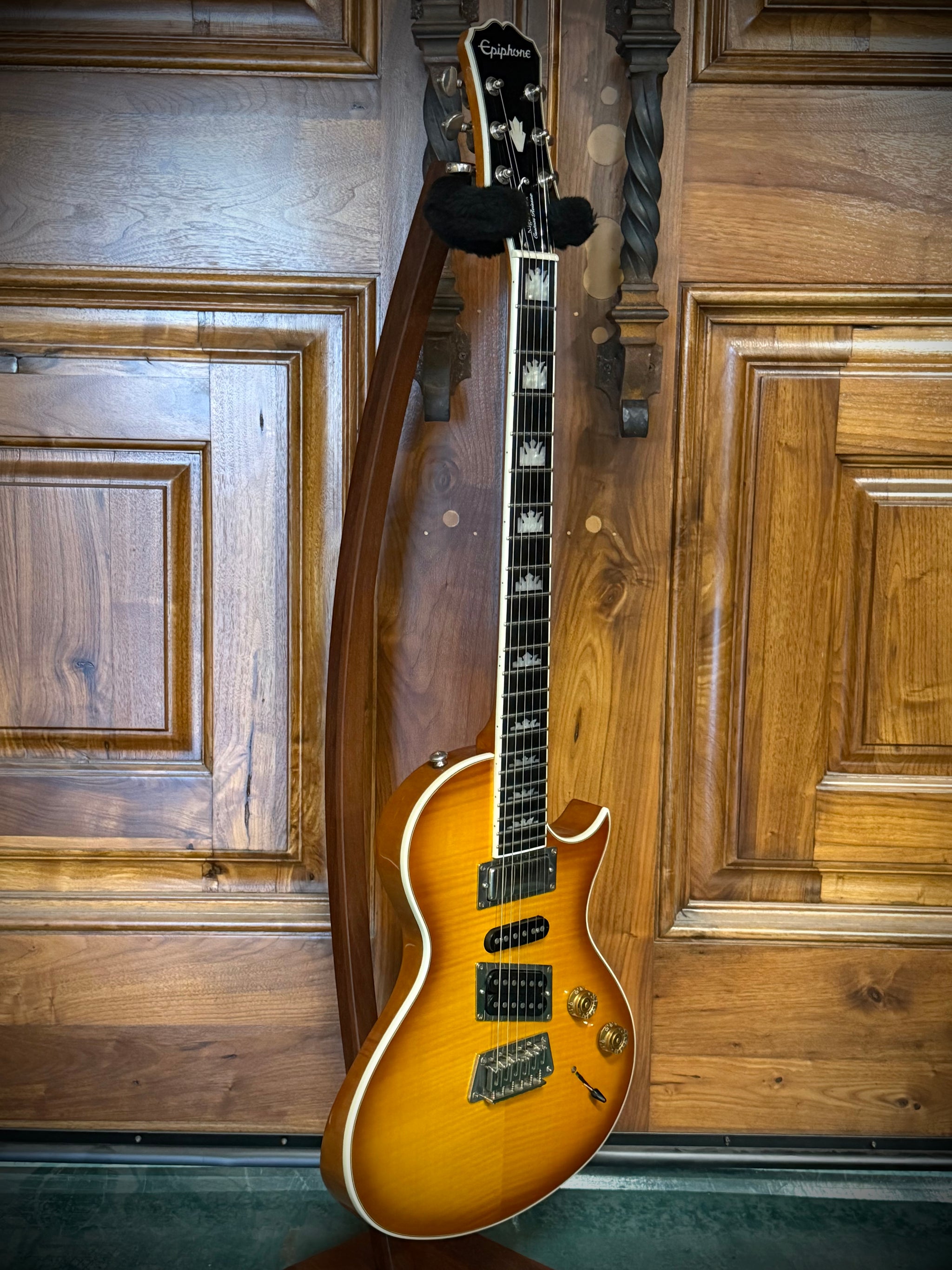 Epiphone Nighthawk Custom Reissue 2011 - Honeyburst - 7lbs