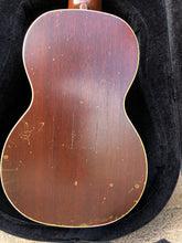 Load image into Gallery viewer, Martin Style 2 Mahogany Soprano Ukulele
