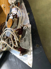 Load image into Gallery viewer, Fender Stratocaster 1979 Natural

