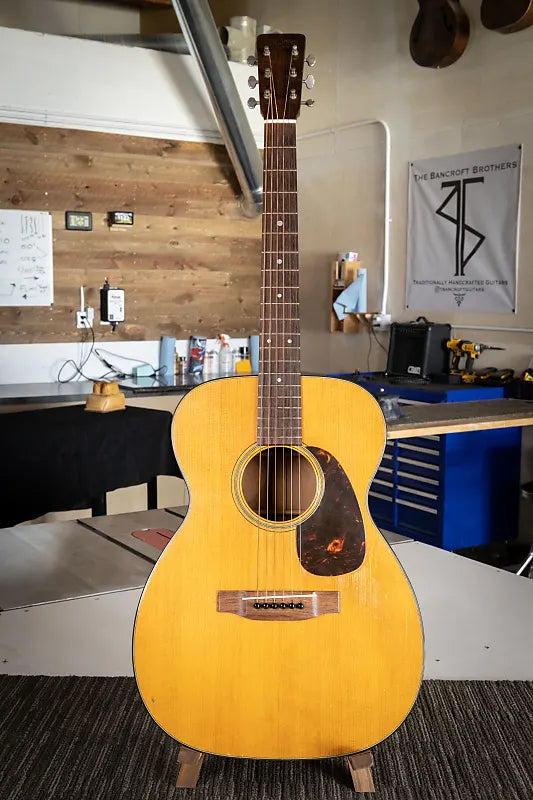 1957 Martin 00-18 Natural with Case (Video Demo)