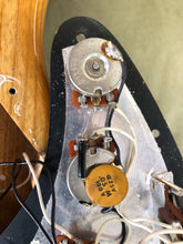 Load image into Gallery viewer, Fender Stratocaster 1979 Natural
