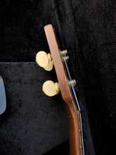 Load image into Gallery viewer, Martin Style 2 Mahogany Soprano Ukulele
