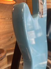 Load image into Gallery viewer, Fender Mustang Guitar with Rosewood Fretboard 1966 Daphne Blue
