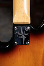 Load image into Gallery viewer, 2001 Fender American Series Jazz Bass Fretless Sunburst (VIDEO DEMO)
