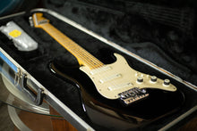 Load image into Gallery viewer, Fender Elite Stratocaster with Maple Fretboard 1983 - 1984 Black
