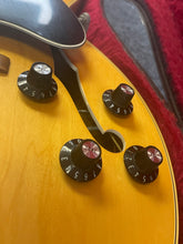Load image into Gallery viewer, Gibson ES-175D 1979 Natural /  Collectors Condition!
