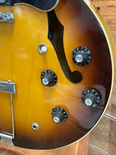 Load image into Gallery viewer, Gibson ES-335TD 1970 - 1981 Sunburst
