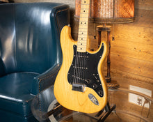 Load image into Gallery viewer, Fender Stratocaster 1979 Natural
