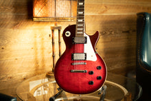 Load image into Gallery viewer, Epiphone Limited Edition Les Paul 1996 Purple Burst
