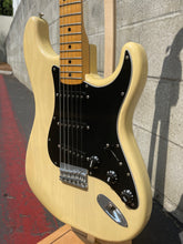 Load image into Gallery viewer, Fender Stratocaster Hardtail 1978 See Thru Blonde
