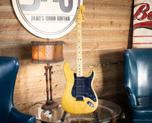 Load image into Gallery viewer, Fender Stratocaster 1979 Natural
