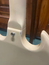 Load image into Gallery viewer, Gibson SG Junior &quot;Large Guard&quot; with Vibrola 1967 Polaris White
