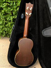 Load image into Gallery viewer, Martin Style 2 Mahogany Soprano Ukulele
