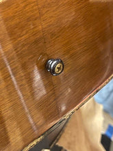 Load image into Gallery viewer, Gibson J-50 Deluxe 1973-1975 (VIDEO DEMO) OHSC
