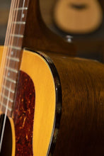Load image into Gallery viewer, Gibson J-50 Deluxe 1973-1975 (VIDEO DEMO) OHSC

