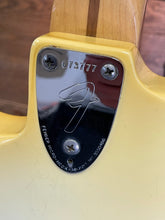 Load image into Gallery viewer, Fender Stratocaster Hardtail with 3-Bolt Neck, Maple Fretboard 1976 Olympic White
