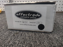 Load image into Gallery viewer, Effectrode Blackbird Vacuum Tube Preamp
