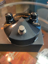 Load image into Gallery viewer, Dunlop Joe Bonamassa FFM4 Fuzz Face Mini  2010&quot;s Black/Gloss
