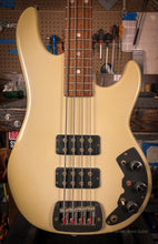 Load image into Gallery viewer, G&amp;L L-2000 Bass 1983 Vintage White
