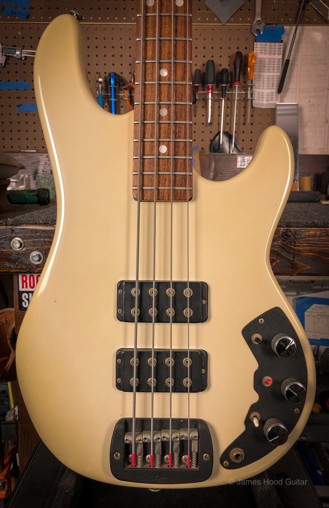 G&L L-2000 Bass 1983 Vintage White