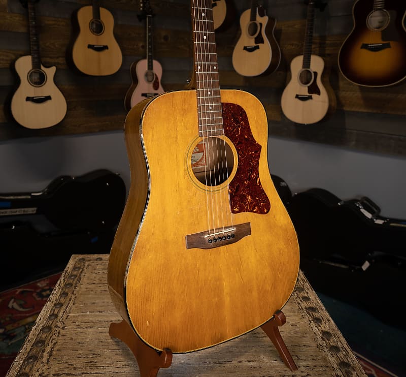 Gibson1970年 J-50デラックス　ハードケース付 Gibson1970年 J-50デラックス ハードケース付 楽器・機材