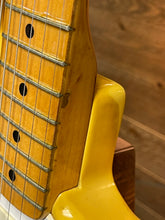 Load image into Gallery viewer, Fender Stratocaster Hardtail with 3-Bolt Neck, Maple Fretboard 1976 Olympic White
