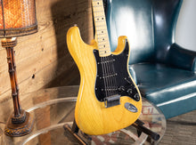 Load image into Gallery viewer, Fender Stratocaster 1979 Natural
