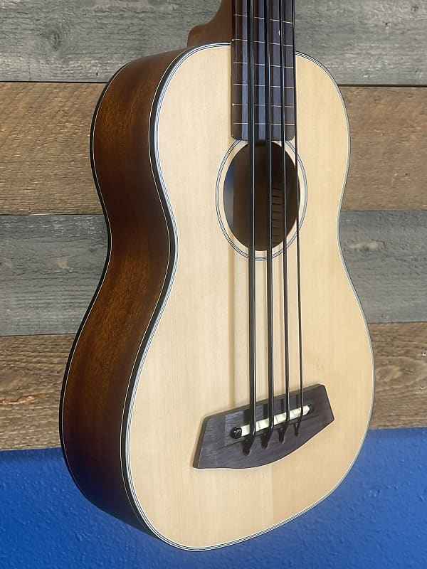 Kala KA-UBASS-2-FL Fretless Electric U Bass W/Gig Bag and Cable