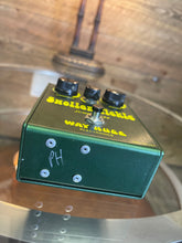 Load image into Gallery viewer, Way Huge SP1 Swollen Pickle Jumbo Fuzz
